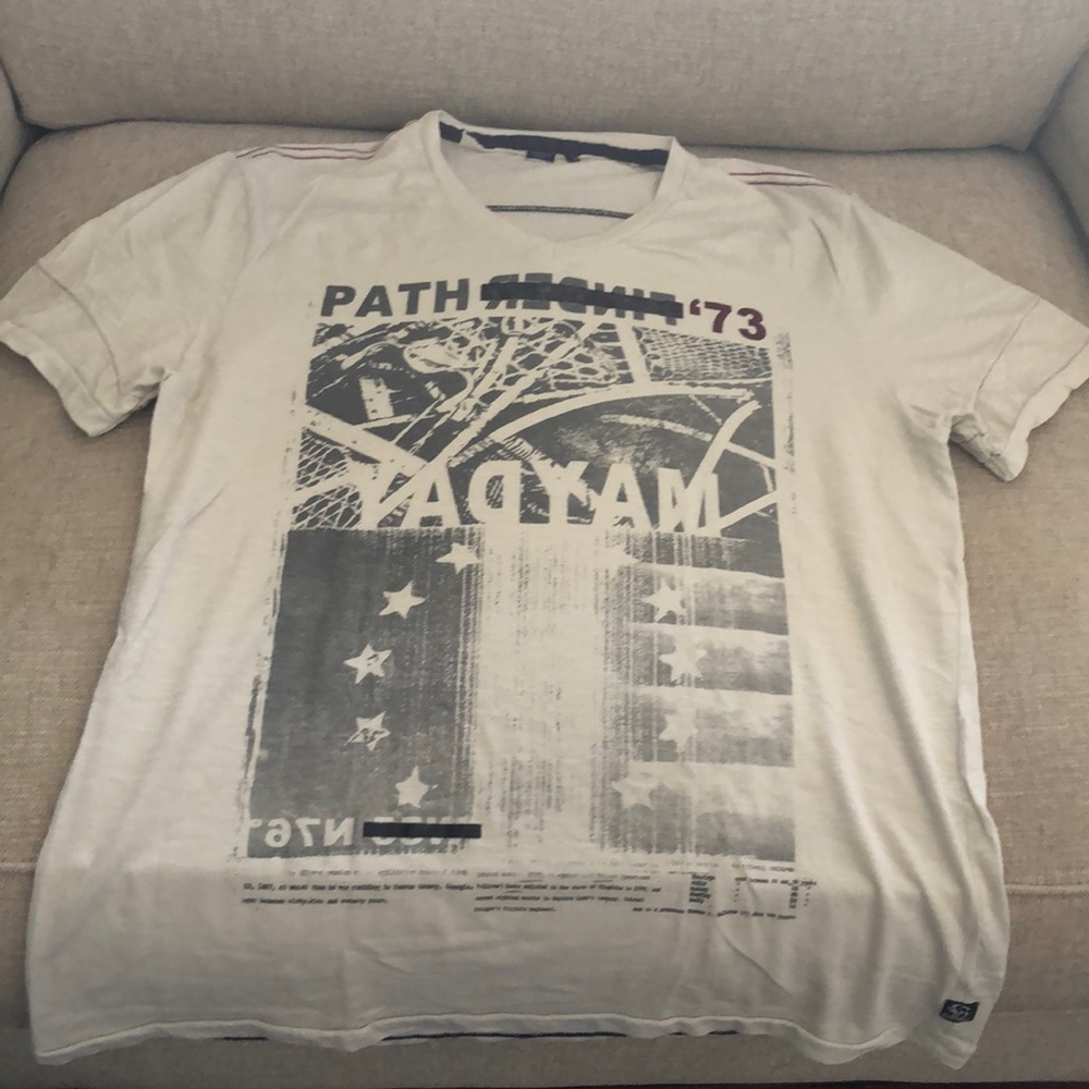 Buffalo never worn graphic tee size L